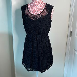 Motherhood Maternity Black Sleeveless Crocheted Empire Waist Top Size Small